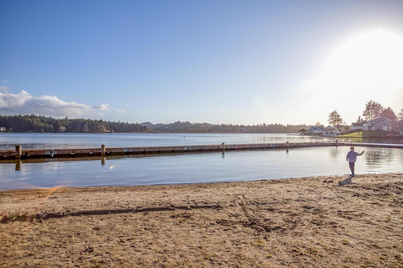 Regatta Park Lake House Lincoln City Dış mekan fotoğraf